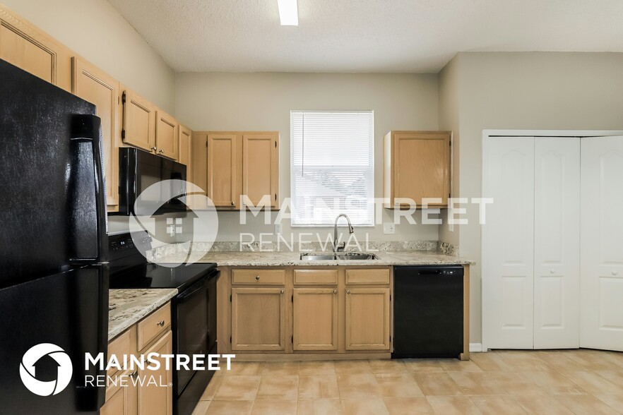 Building Photo - 918 Grand Canyon Dr