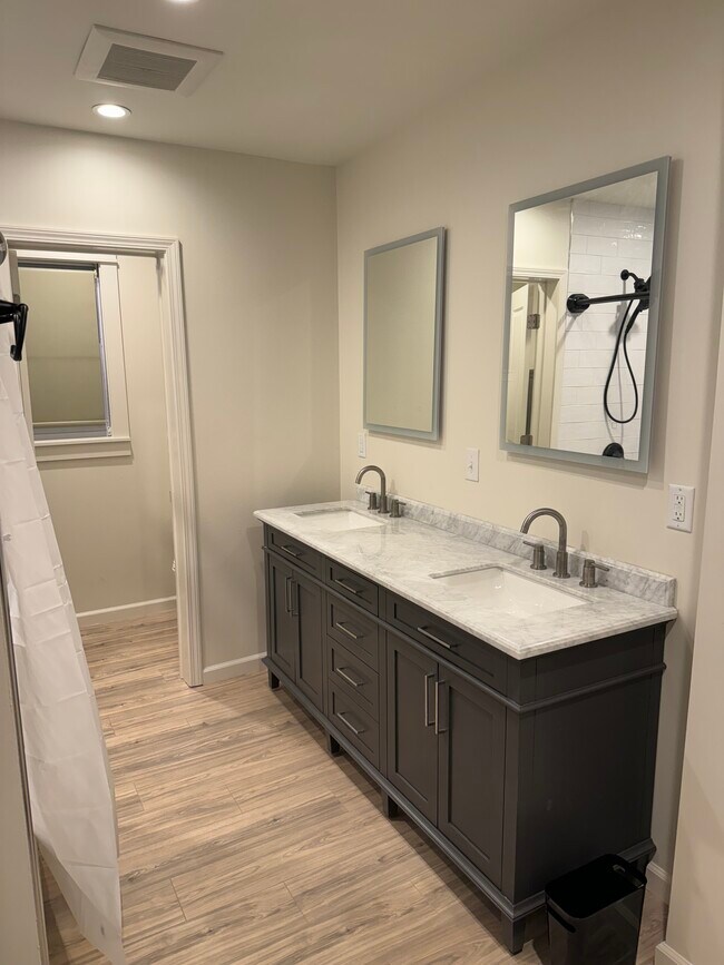 Building Photo - 1612 N Star Ave