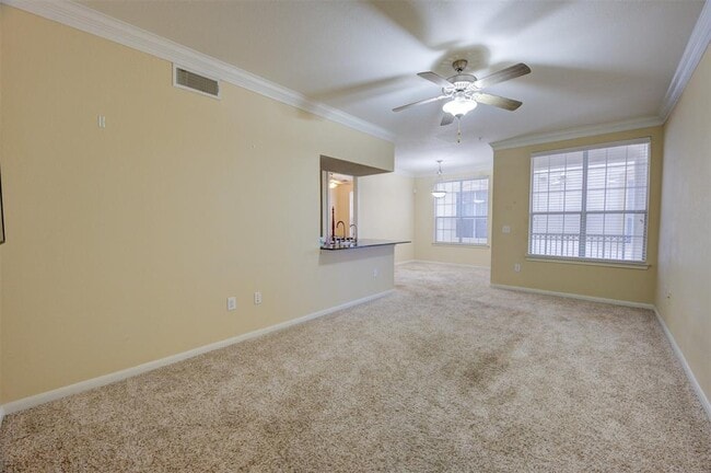 Building Photo - 7575 Kirby Dr