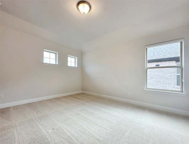 Building Photo - 2021 Meliana Dr