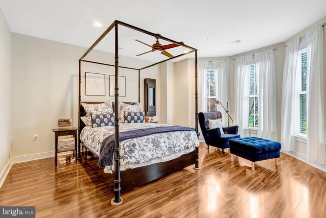 Building Photo - 711 McKenzie Ave