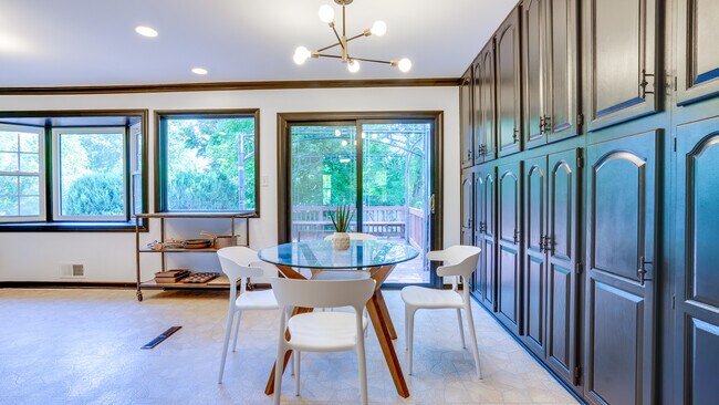 Kitchen - 15012 Olddale Rd