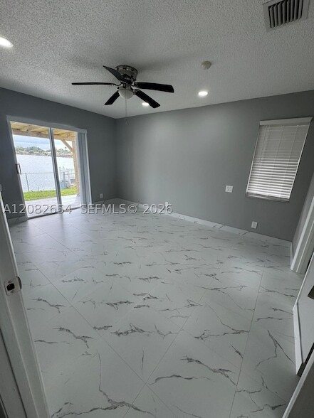 Building Photo - 2520 SW 55th St