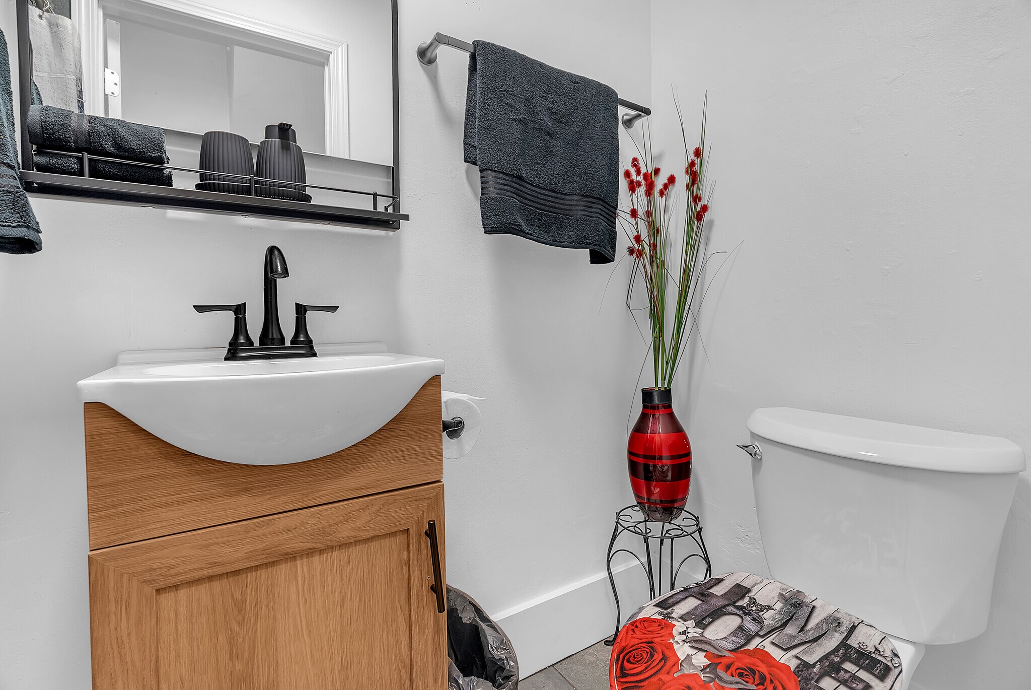 Building Photo - 139 Center St