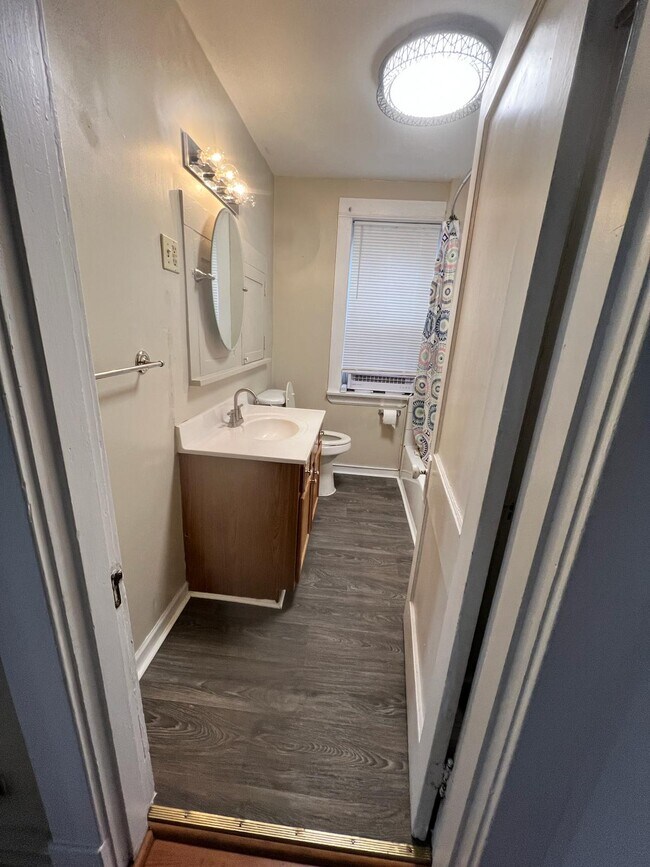 Building Photo - 1129 S Kingshighway Blvd