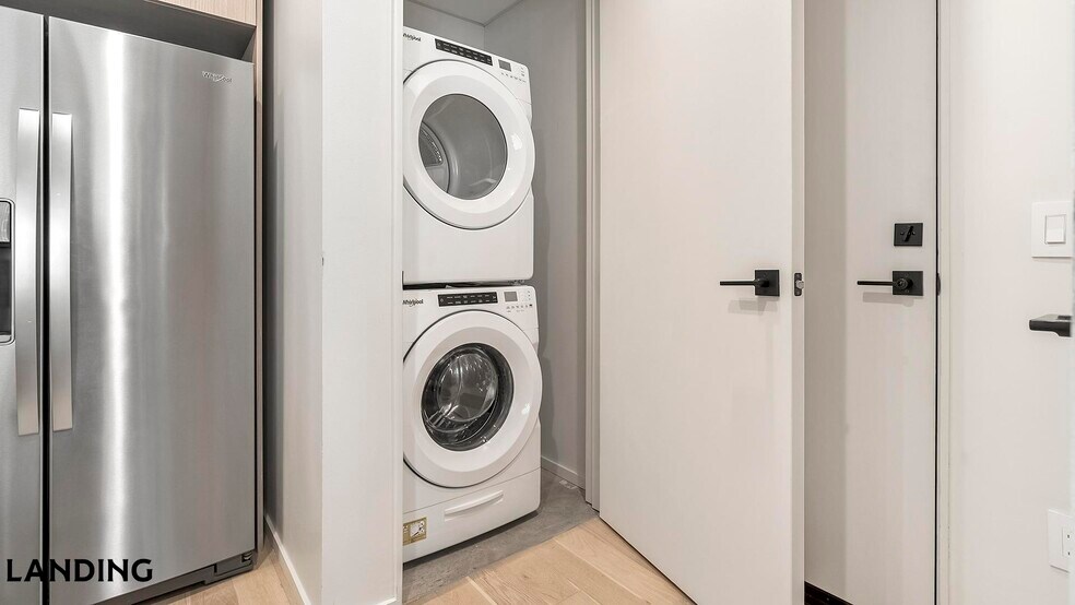 Building Photo - 143 E Commerce St