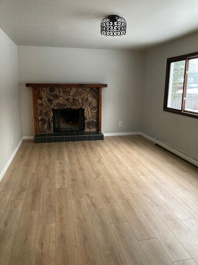 Building Photo - 1841 State St