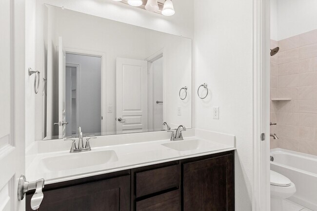 Building Photo - 1909 Cobalt Bayou Ln