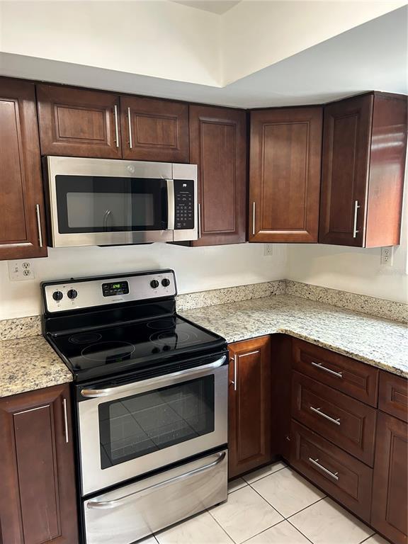 Building Photo - 958 E Michigan St