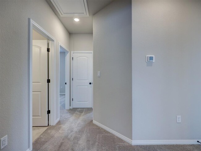 Building Photo - 129 Prairie Falls Drive