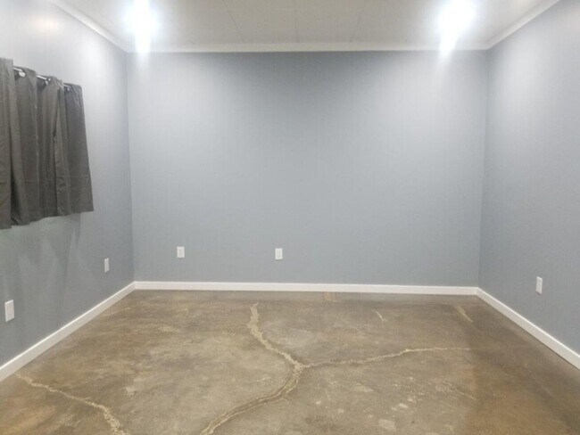 Building Photo - 6047-E Wayne Memorial Drive