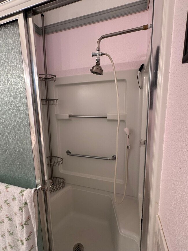 Building Photo - Fully Furnished 3Bed, 2Bath, 2Car Garage in Grand Junction City!!!!