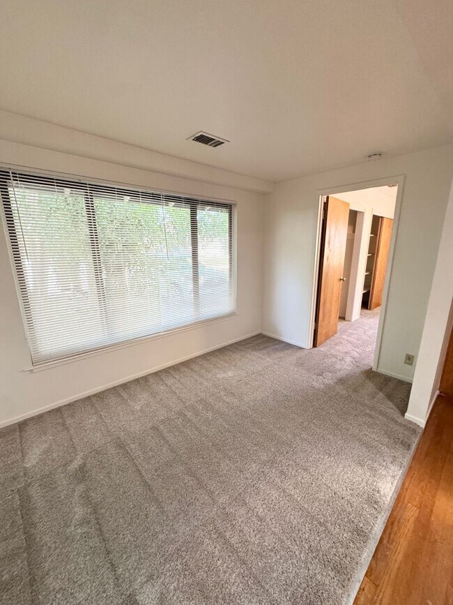 Building Photo - 4 Bedroom, 2 Bath River Park Home – Cul-de-Sac Location | Sacramento, CA