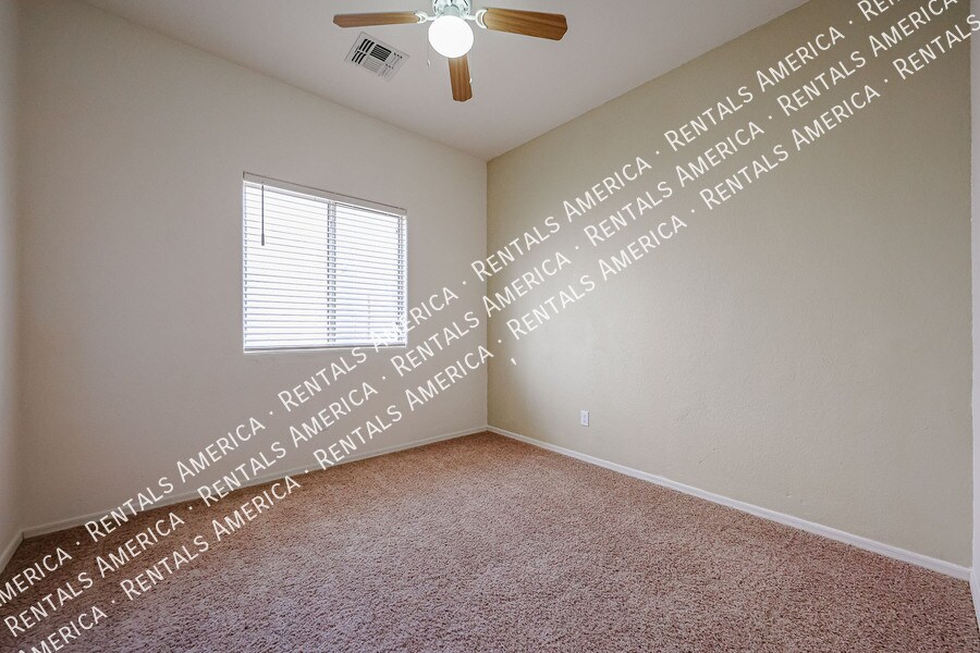 Building Photo - 3752 E Woodside Way