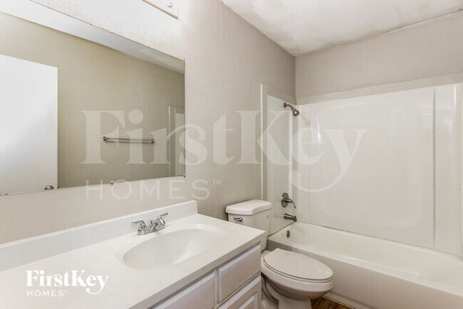 Building Photo - 3537 Rockcrest Dr