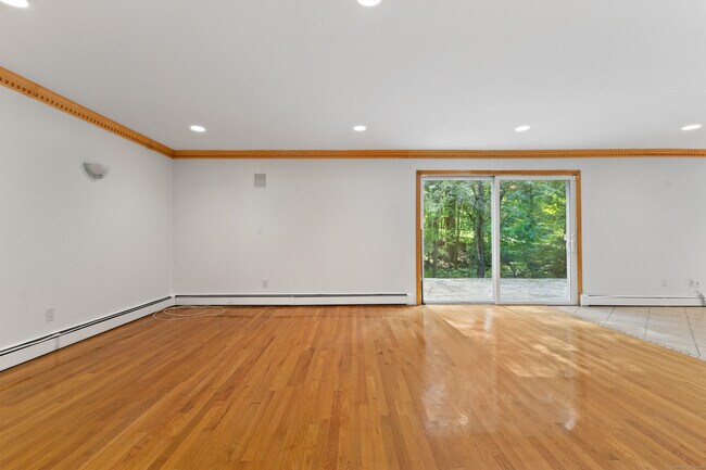 Building Photo - 494 Sawmill Rd