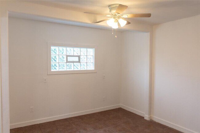 Building Photo - 5311 Perry Ave