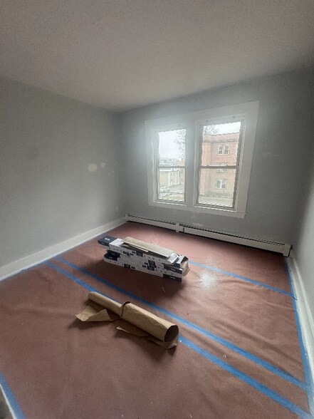 Building Photo - 17 Windsor St