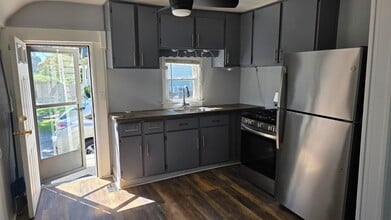Building Photo - 943 Briarwood Ave