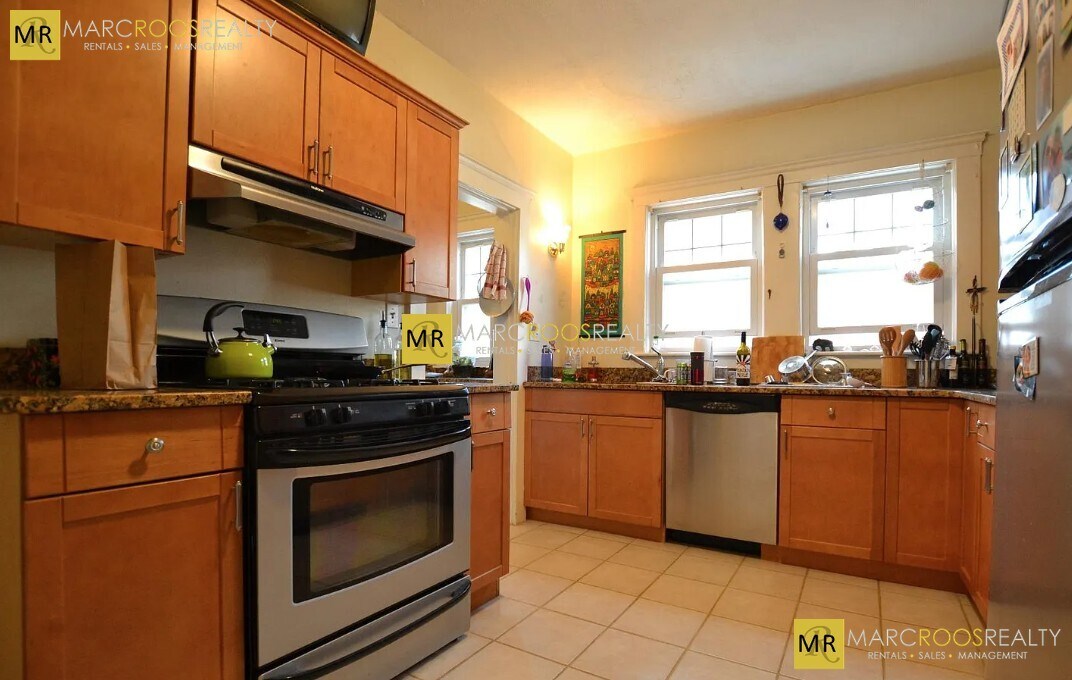 Building Photo - 8 Oliva Rd