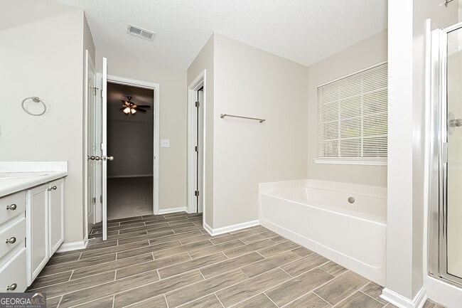 Building Photo - 6216 Polar Fox Ct