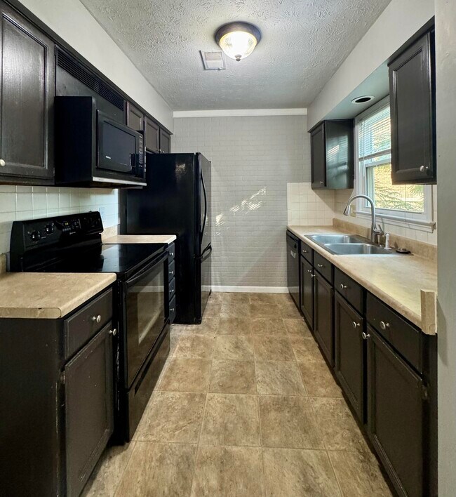 Building Photo - 344 Stonegate Way