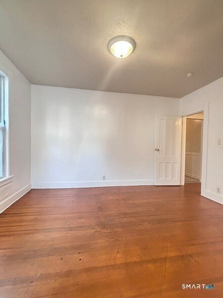 Building Photo - 386 Gregory St