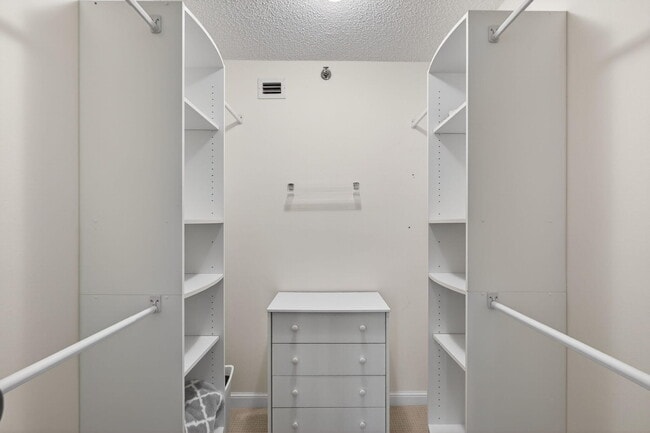 Building Photo - 1300 Jimmy Buffett Mem Hwy