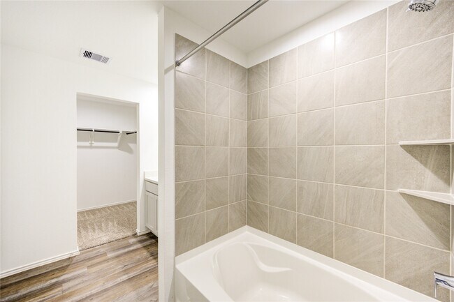 Building Photo - 5406 Castlebury Meadows Dr