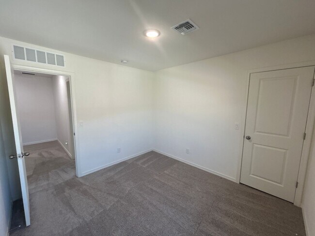 Building Photo - 19233 W Elm St