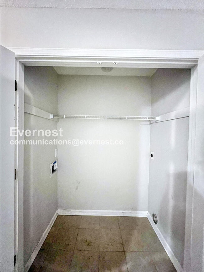 Building Photo - 375 Blair Dr W