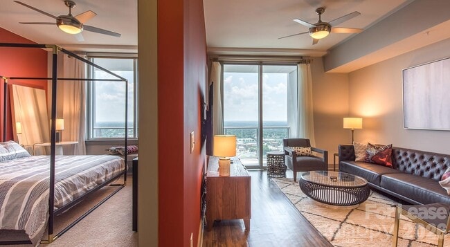 Building Photo - 525 S Church St