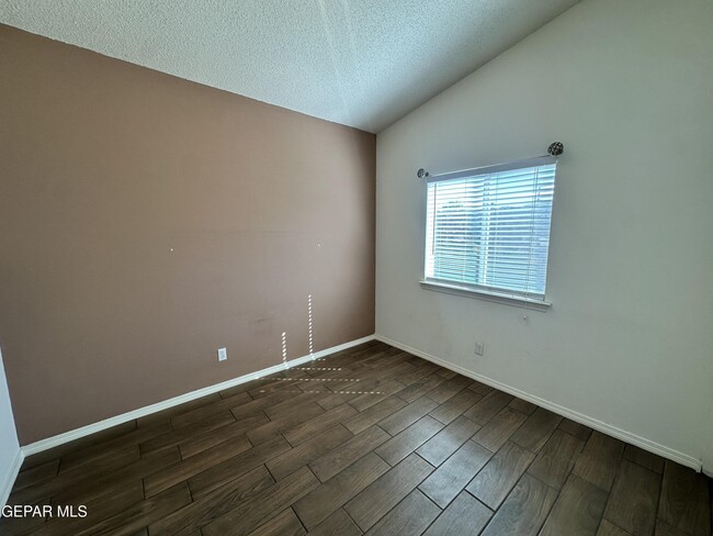 Building Photo - 12372 Tierra Canada Dr