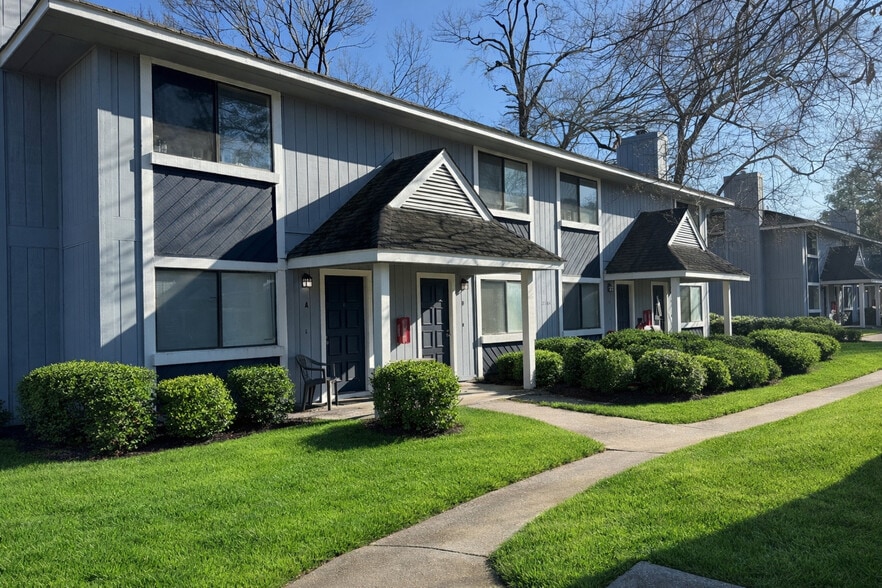 Building Photo - Oakview Place