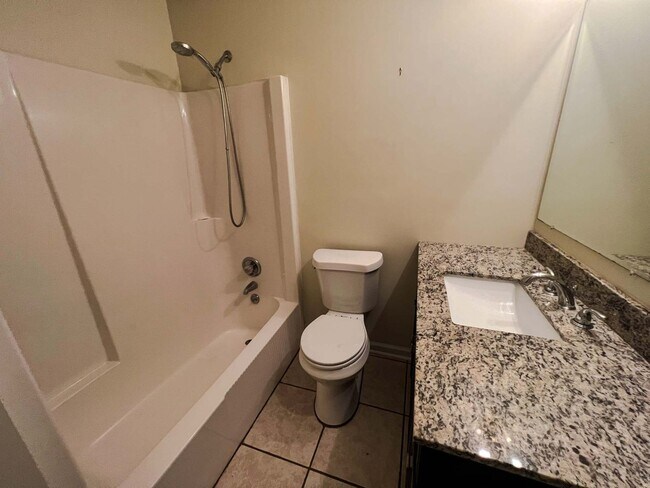 Building Photo - 544 Hillard