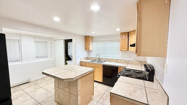 FullSizeRender (8) 4 - Table Mountain Townhomes