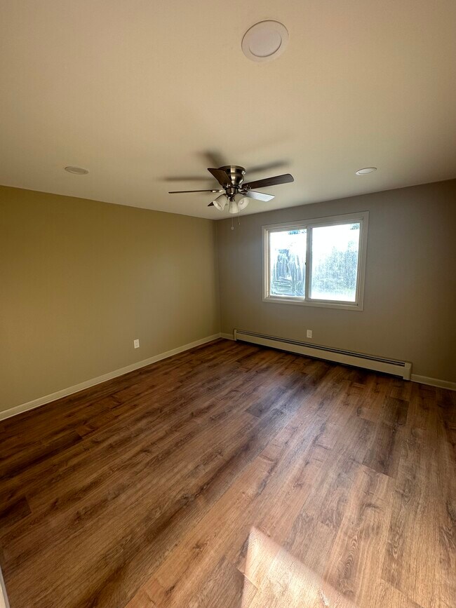Building Photo - 203 Denrose Dr