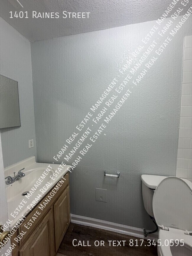 Building Photo - 1401 Raines St