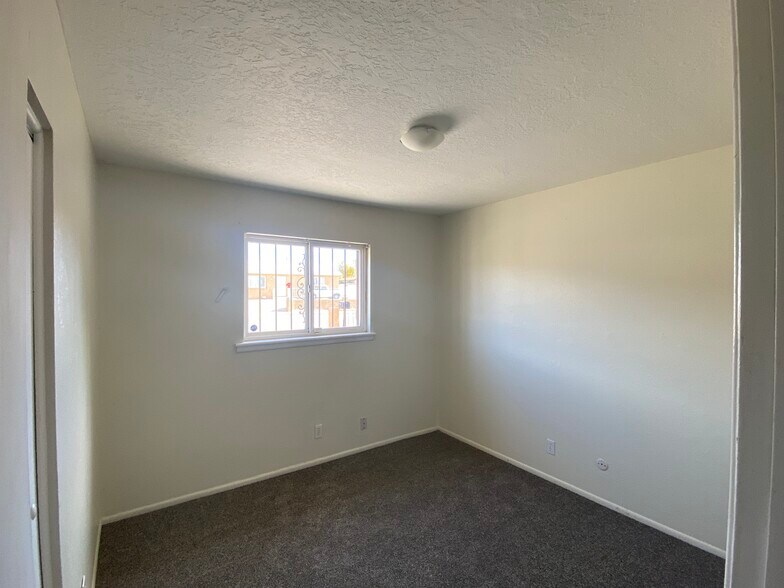 Building Photo - 11213 Chico Rd NE