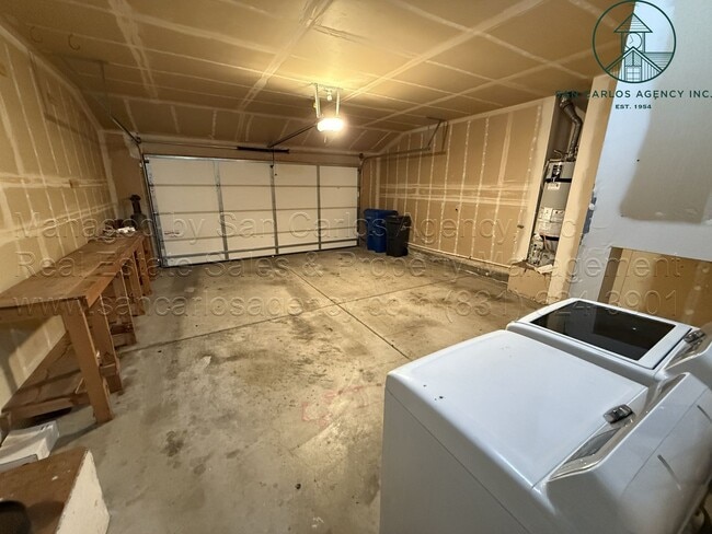 Building Photo - Refreshed Two Bedroom Pacific Grove Townhome in Gated Community