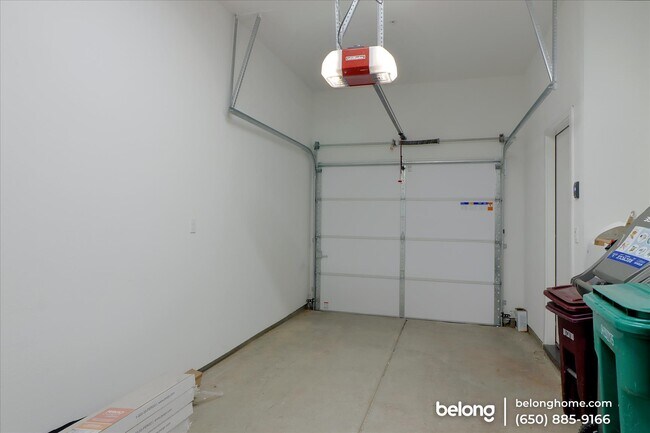 Building Photo - 105 Uptown Cir