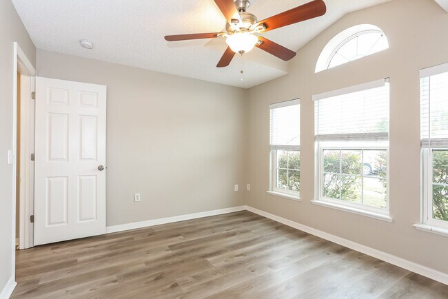 Building Photo - 10415 Song Sparrow Ln