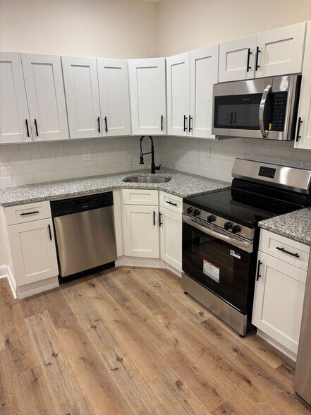 Building Photo - 137 W Washington Ln