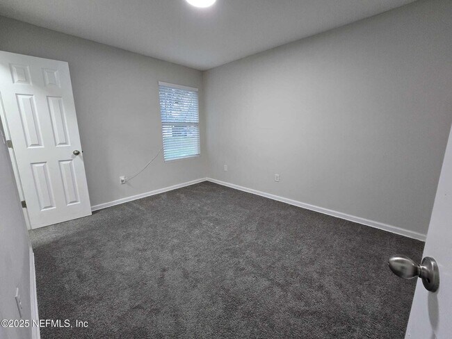 Building Photo - 9124 Adams Ave