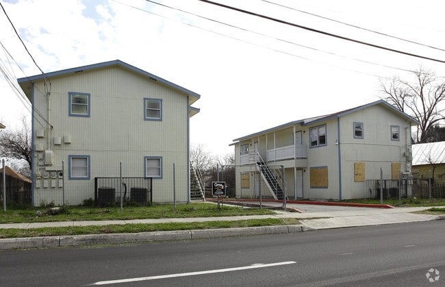 Building Photo - 918-922 S Walters St