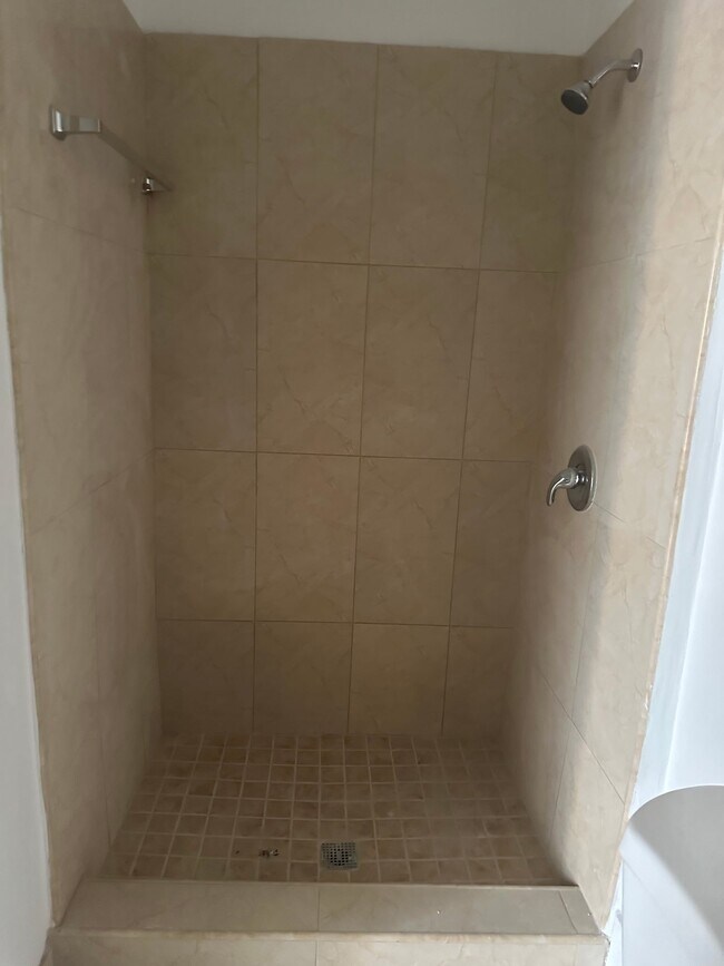 Building Photo - 8056 Buttonwood Cir