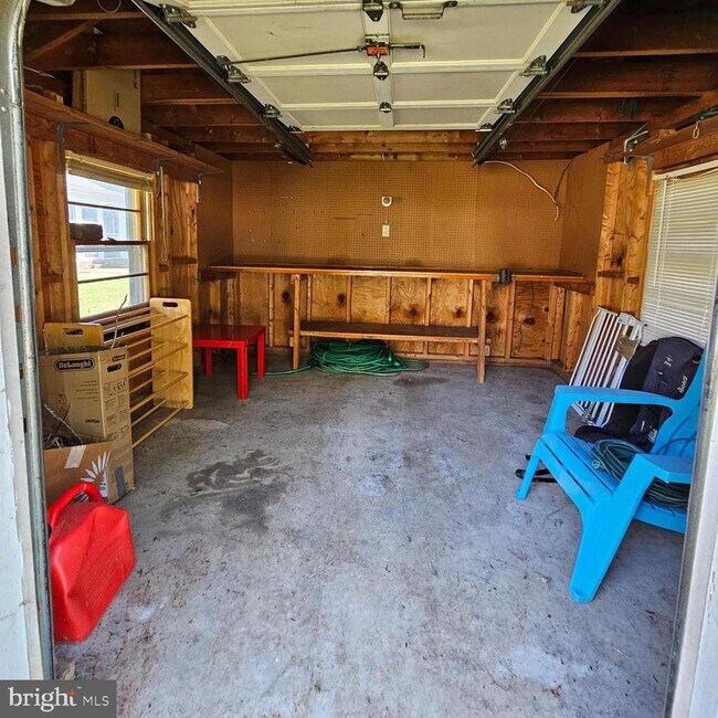 Building Photo - 5940 6th St