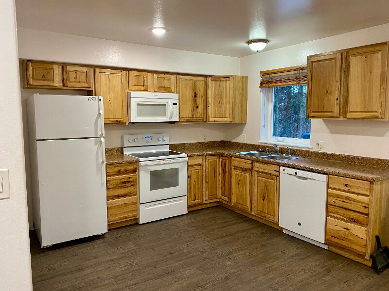 Building Photo - 305 Sarah St