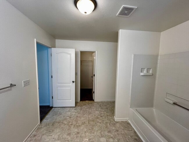 Building Photo - 1230 Sunup Dr