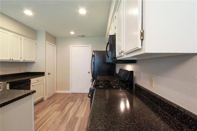Building Photo - 6905 Tesoro Trail